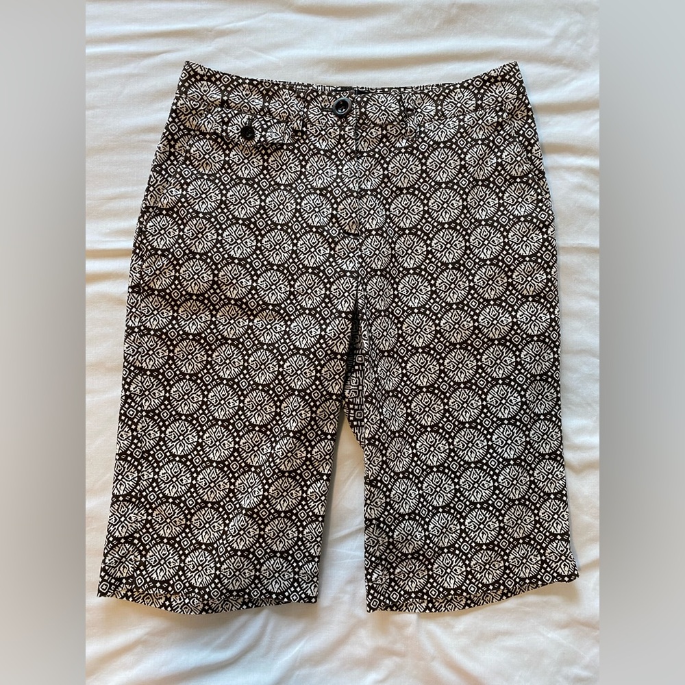 Talbots Chocolate and Ivory Geometric short size 4 - Picture 2 of 10